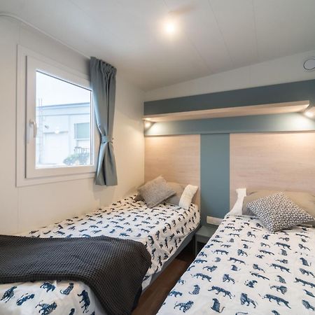 Eurocamp Mobile Homes At Fkk Naturist Campsite Ulika Porec Room photo